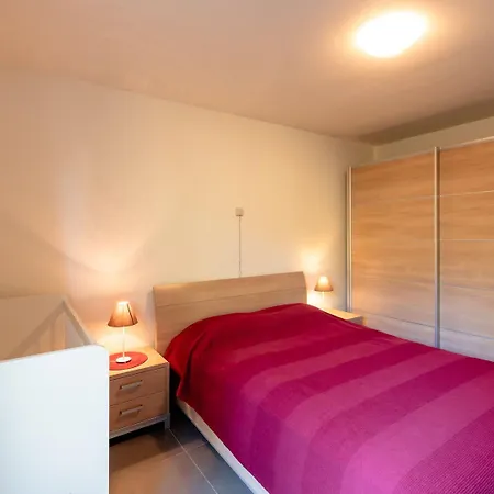 Pet-friendly Retreat Apartamento De Haan